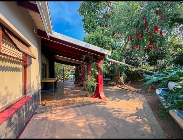 6 BEDROOM HOUSE FOR SALE IN DENNE-OORD